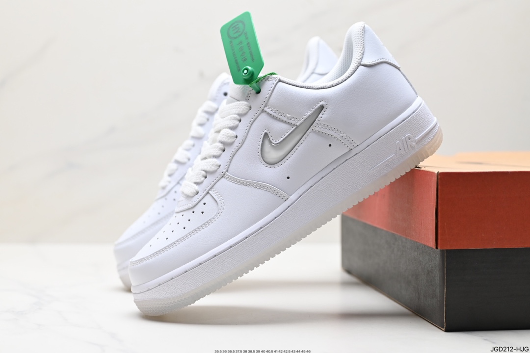 Nike AIR FORCE 1 LOW RETRO  FN5924-100