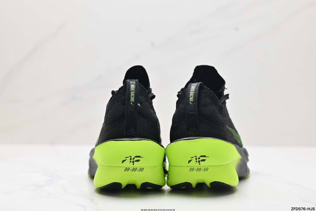 新品发布 Nike Air Zoom Alphafly NEXT% 整体采用前作的设计语言  ZD9422-120