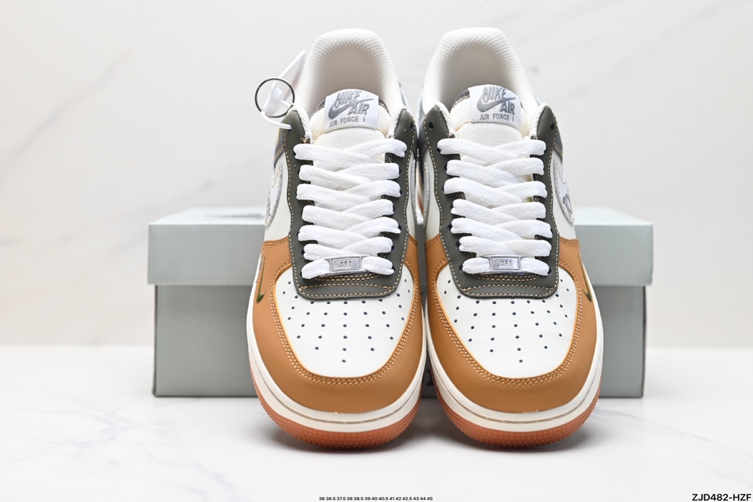 Nike AIR FORCE 1‘07 DB3301-110