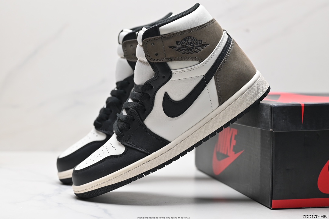 耐克Nike AIR JORDAN 1 RETRO HIGH OG “AJ1代迈克尔·乔丹高帮经典复古百搭休闲文化运动篮球鞋 555088-701