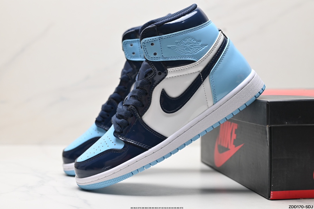 耐克Nike AIR JORDAN 1 RETRO HIGH OG “AJ1代迈克尔·乔丹高帮经典复古百搭休闲文化运动篮球鞋 555088-500