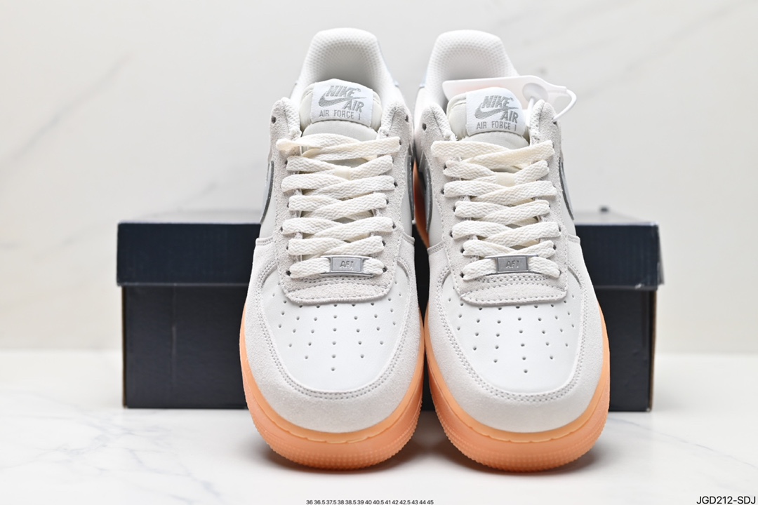 NIKE AIR FORCE 1‘07 LV8 FQ8714-002