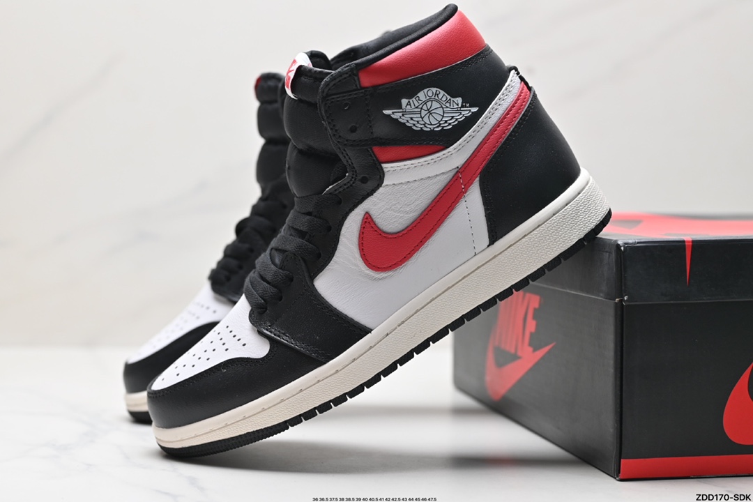 耐克Nike AIR JORDAN 1 RETRO HIGH OG “AJ1代迈克尔·乔丹高帮篮球鞋 DD9335-641