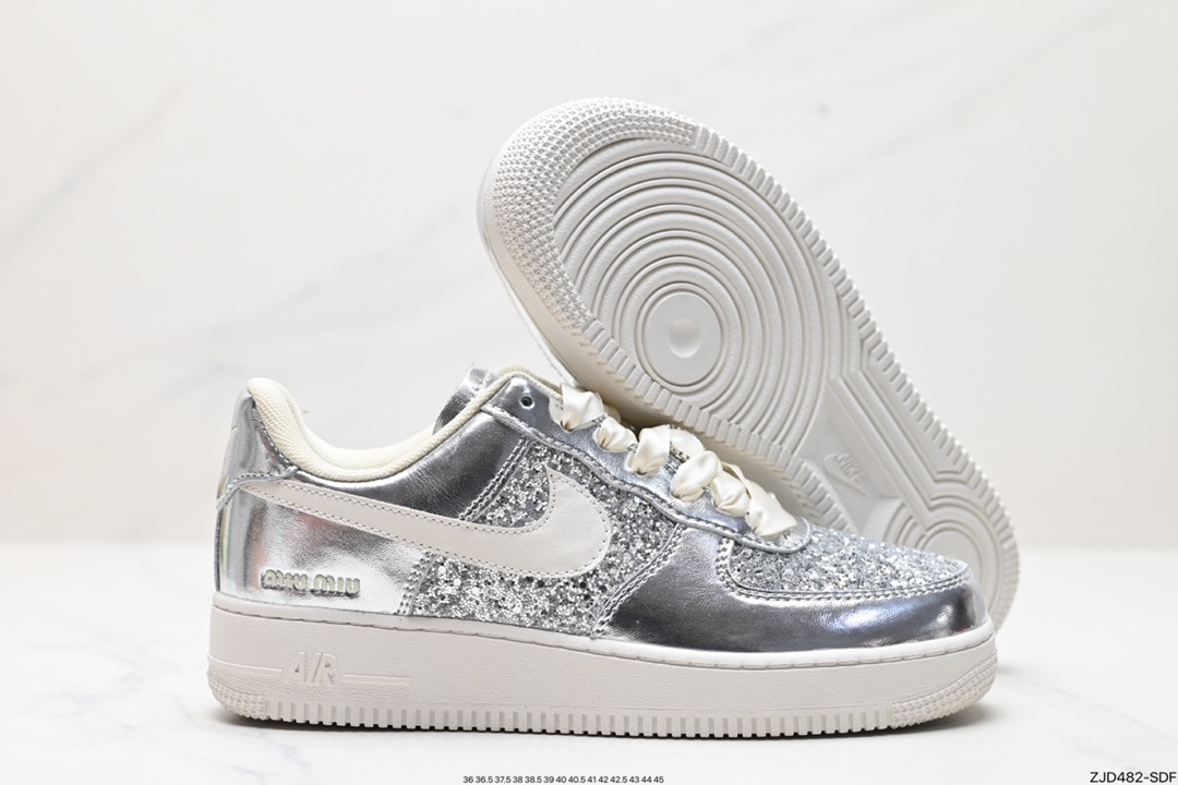 NIKE AIR FORCE 1‘07 AF2406-010