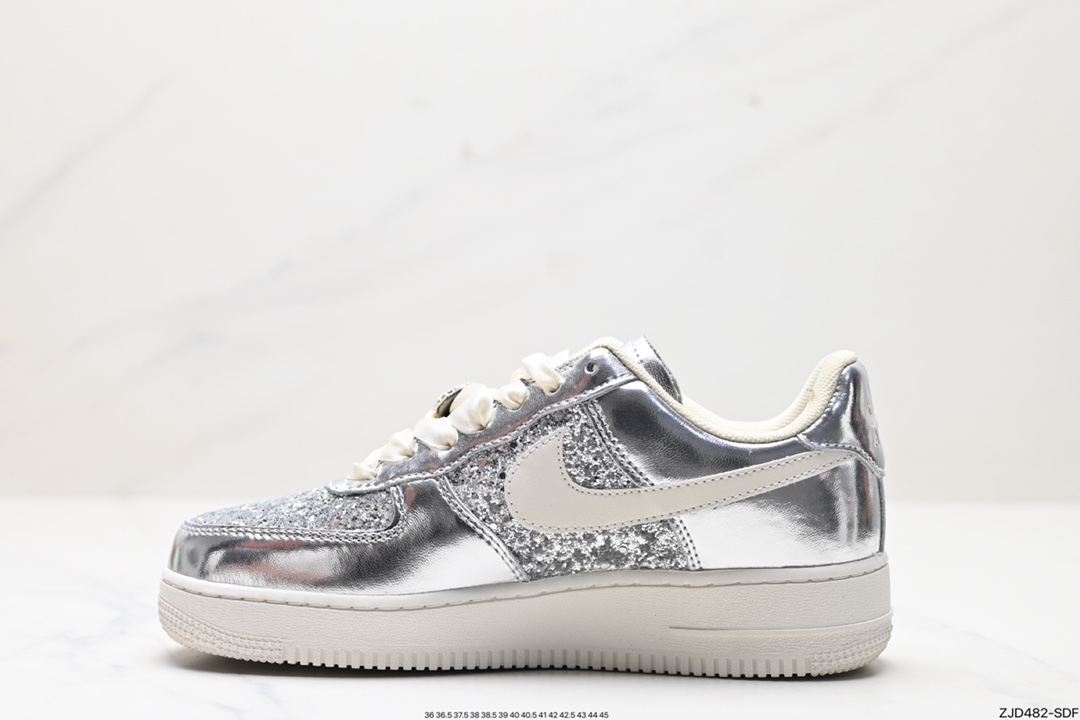 NIKE AIR FORCE 1‘07 AF2406-010