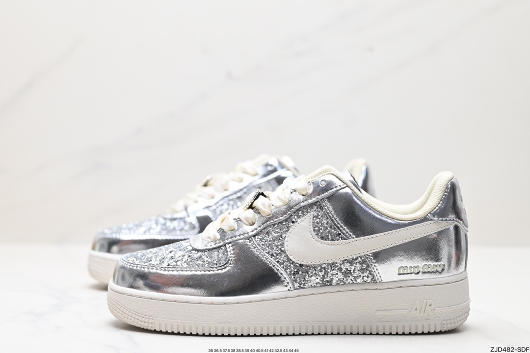 NIKE AIR FORCE 1‘07 AF2406-010