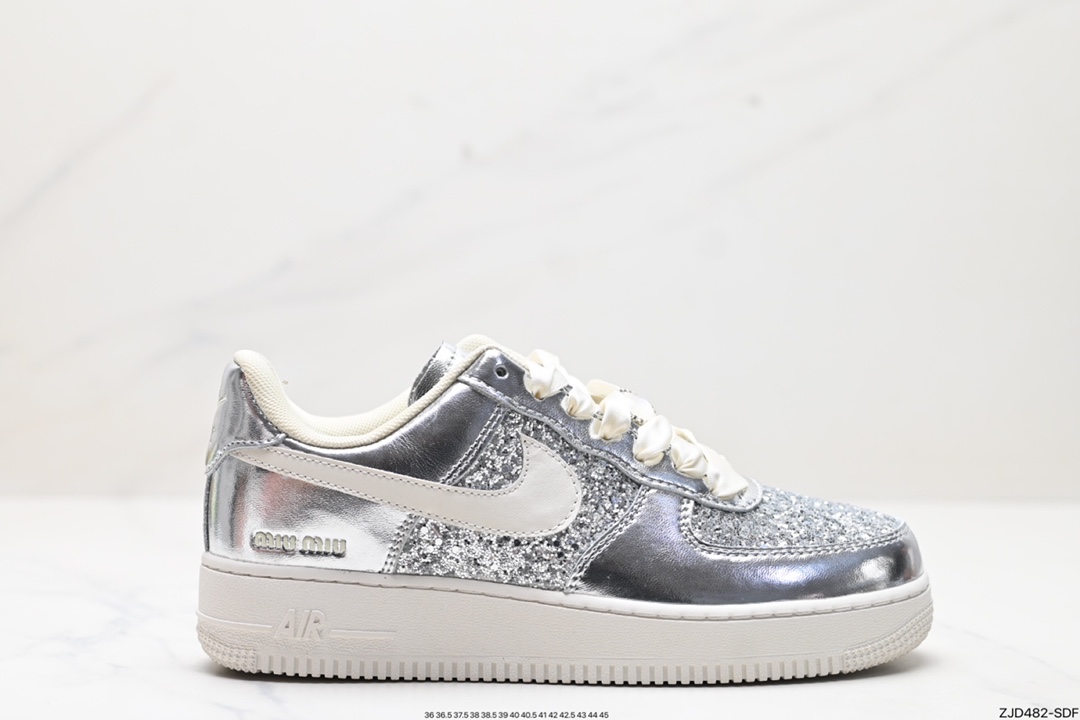 NIKE AIR FORCE 1‘07 AF2406-010