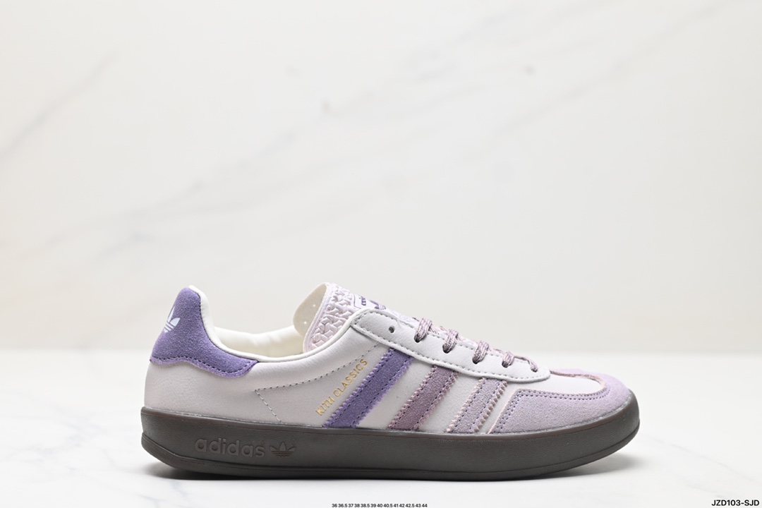 💰110版本 公司级✅adidas Originals Gazelle INdoor 三叶草休闲防滑耐磨低帮板鞋 鞋头出色设计 塑就出众贴合感 稳固的后跟贴合足部曲线设计 软弹舒适 不易磨脚 橡胶鞋底配合防滑纹路设计 平稳抓地 官方货号:IH0120 尺码:36 36.5 37 38 38.5 39 40 49.5 41 42 42.5 43 44 ID:JZD103-SJD