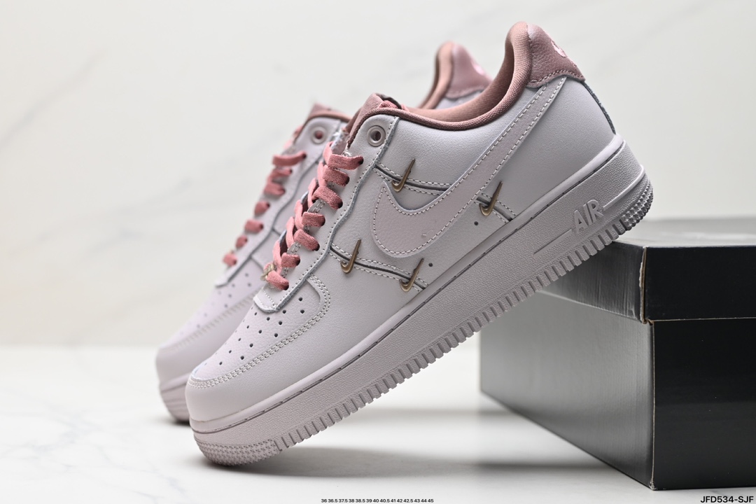 NIKE AIR FORCE 1‘07 FD0660-100