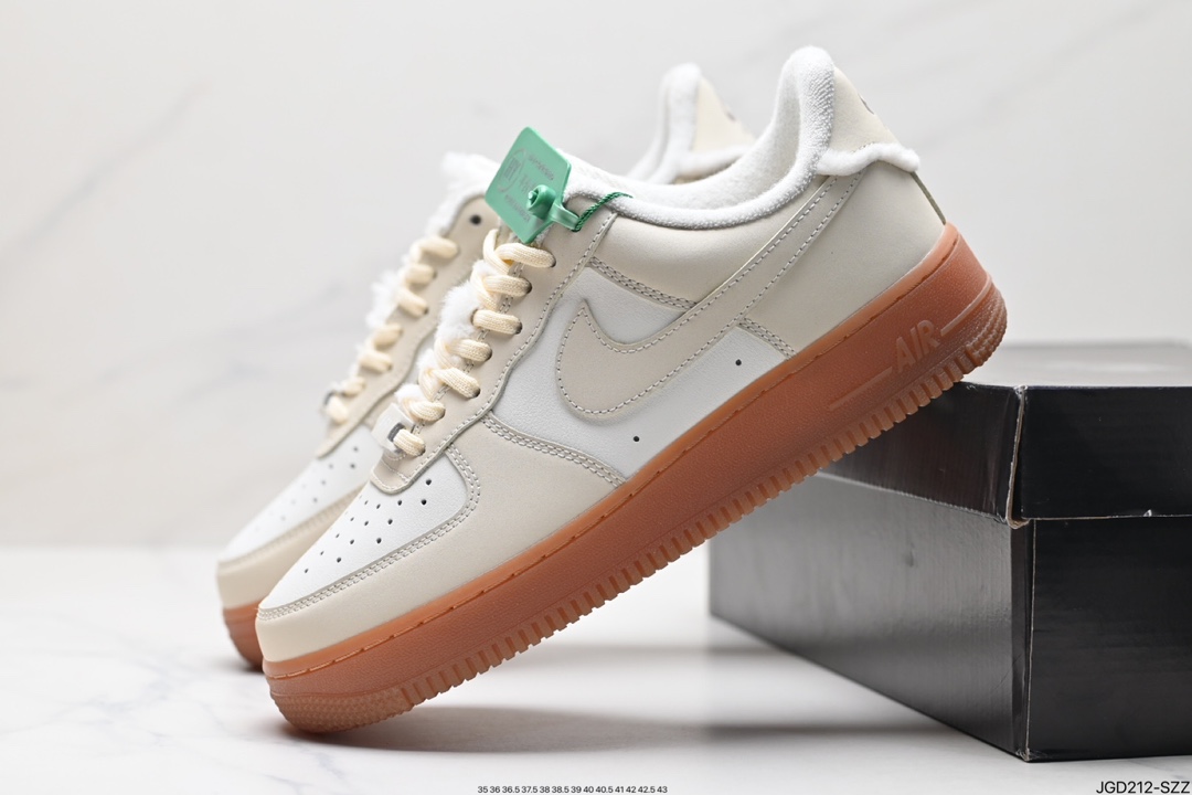 NIKE AIR FORCE 1‘07 LX FV3701-119