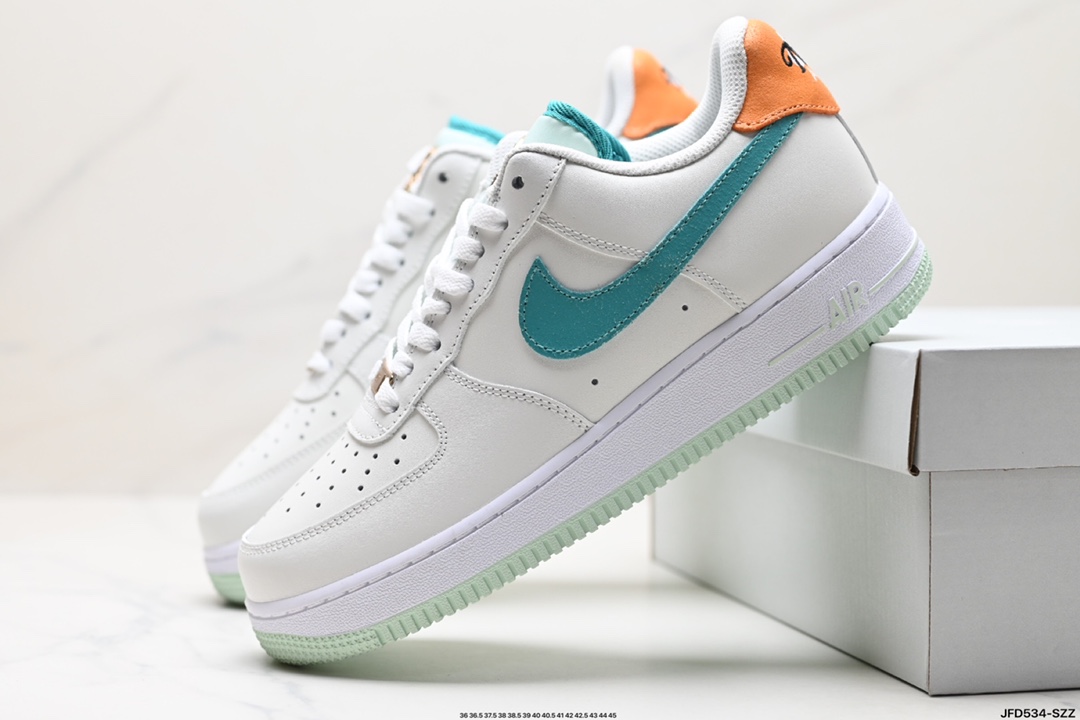 NIKE AIR FORCE 1‘07 LX HM3728-131