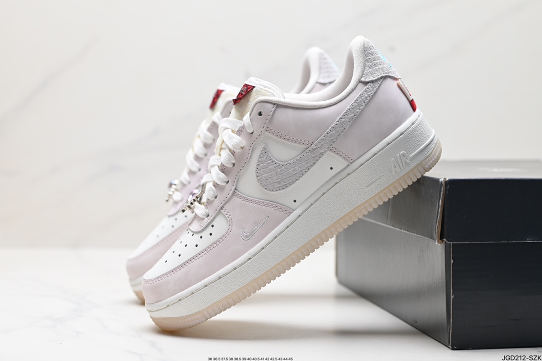 NIKE AIR FORCE 1‘07 LX CT1990-001