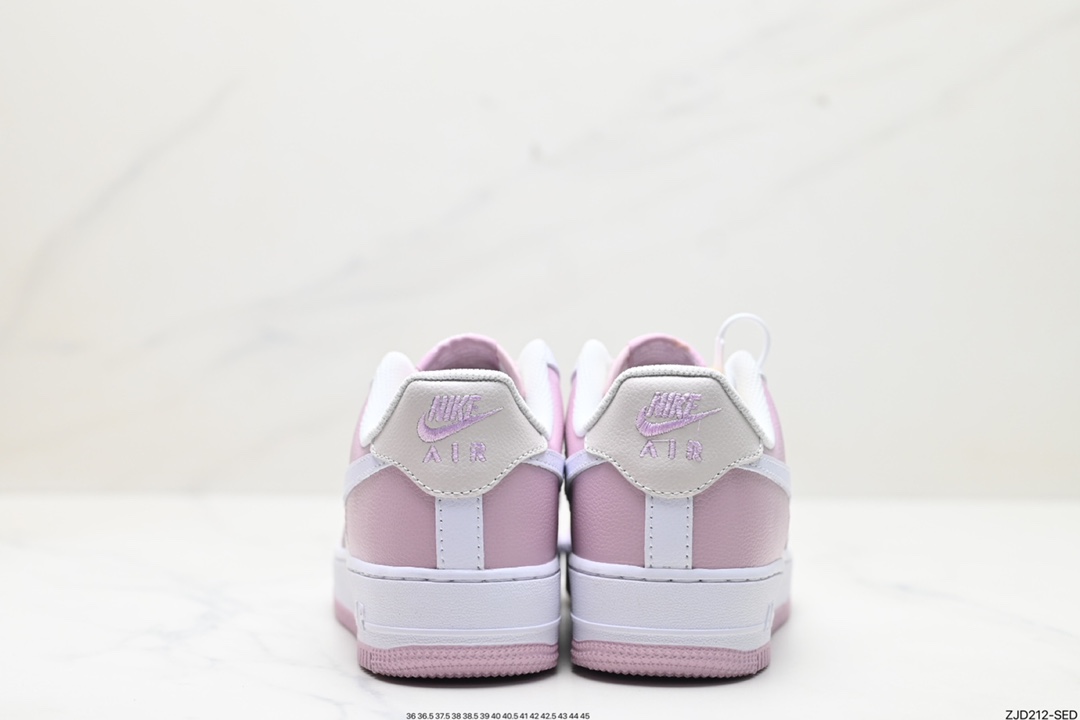 NIKE AIR FORCE 1‘07 SUPREME DB3301-055