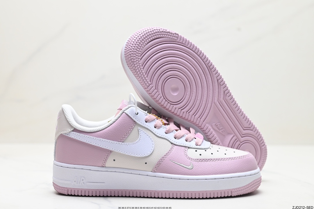 NIKE AIR FORCE 1‘07 SUPREME DB3301-055