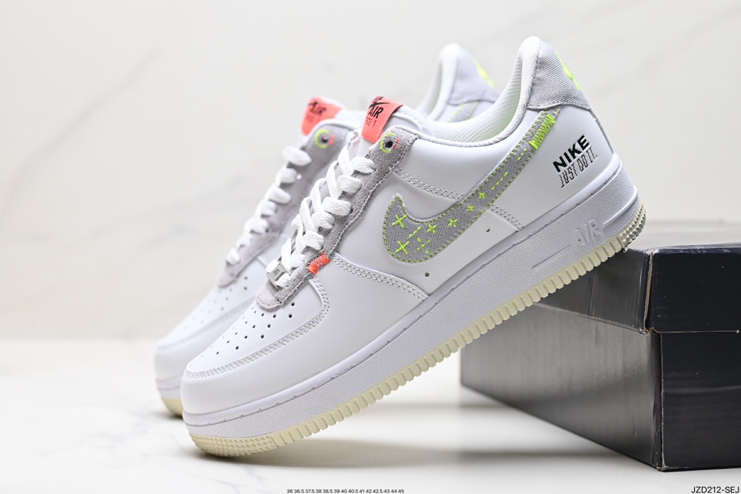 耐克Nike AIR FORCE 1‘07 空军一号低帮百搭休闲运动板鞋 FB1853-111