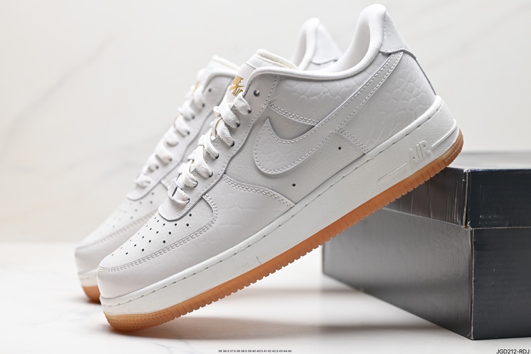 NIKE AIR FORCE 1‘07 LX DZ2708-001