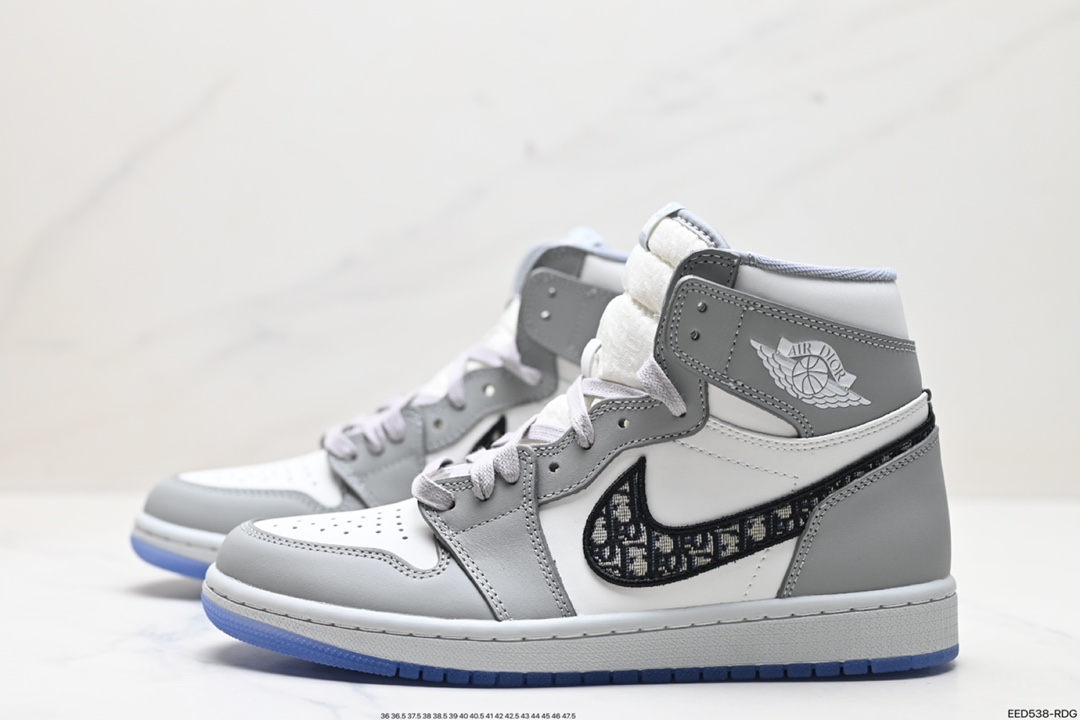 x Nike Jordan Air Jordan 1 High OG 皮革 明星同款 减震防滑耐磨 高帮 复古篮球鞋 3SH130ZDD