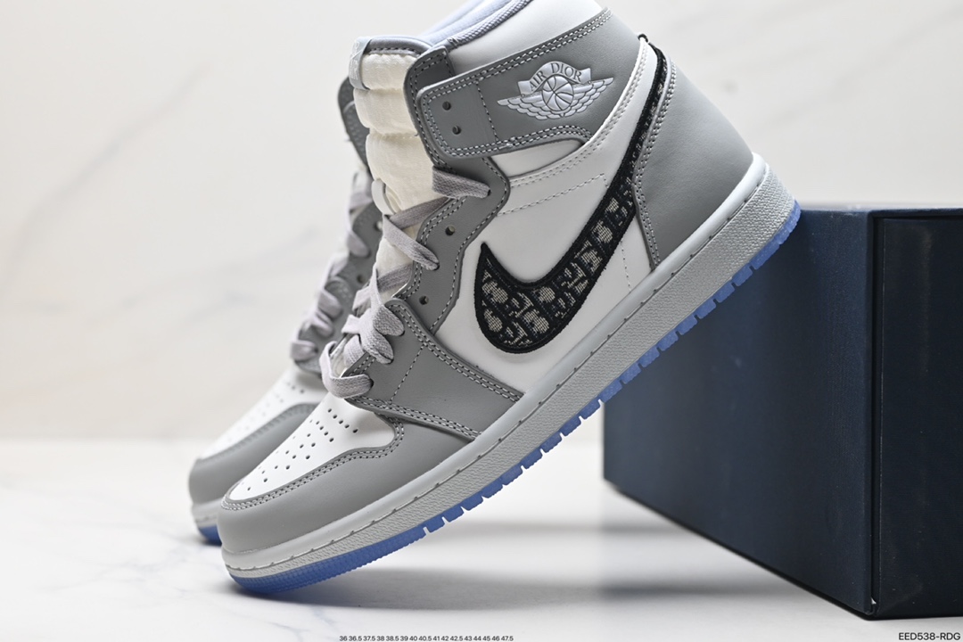 x Nike Jordan Air Jordan 1 High OG 皮革 明星同款 减震防滑耐磨 高帮 复古篮球鞋 3SH130ZDD