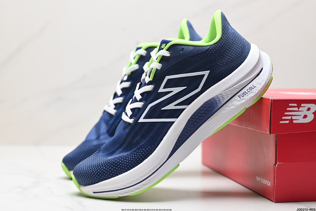 New Balance NB FuelCell 跑步鞋 FuelCell SuperComp Trainer采用FuelCell中底 WWWKELB1