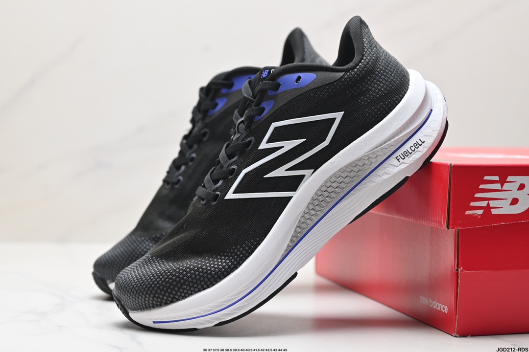 New Balance NB FuelCell 跑步鞋 FuelCell SuperComp Trainer采用FuelCell中底 WWWKELB1