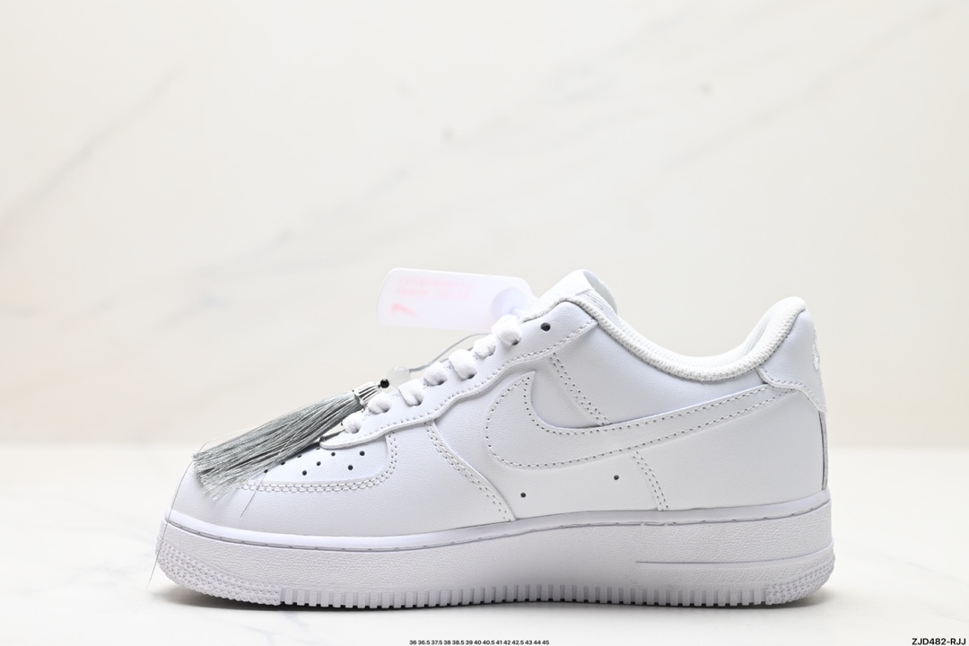 NIKE AIR FORCE 1‘07  LL6976-521