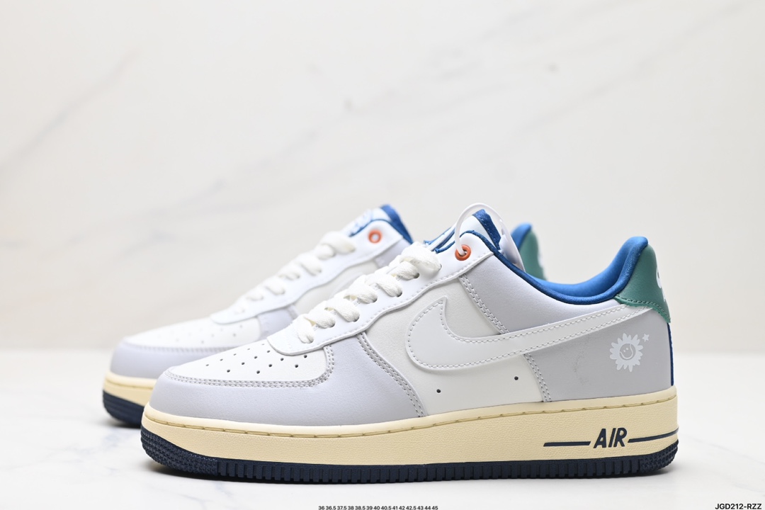 NIKE AIR FORCE 1‘07 HM3721-111