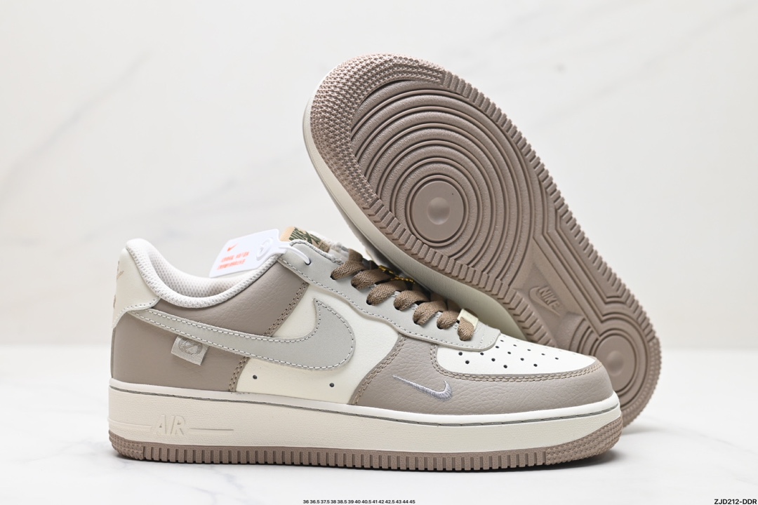 NIKE AIR FORCE 1‘07 WB DB3301-133