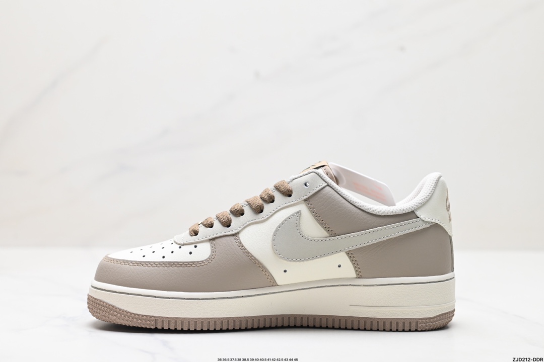 NIKE AIR FORCE 1‘07 WB DB3301-133