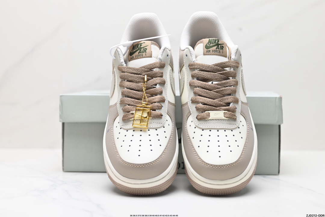 NIKE AIR FORCE 1‘07 WB DB3301-133