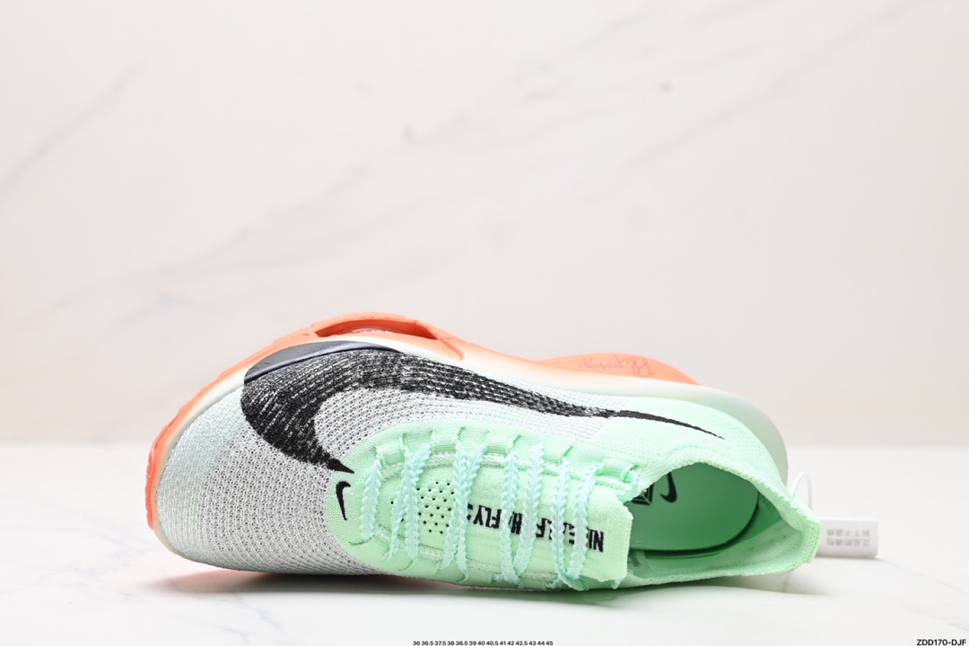 新品发布 Nike Air Zoom Alphafly NEXT体采用前作的设计语言 FD8356-100