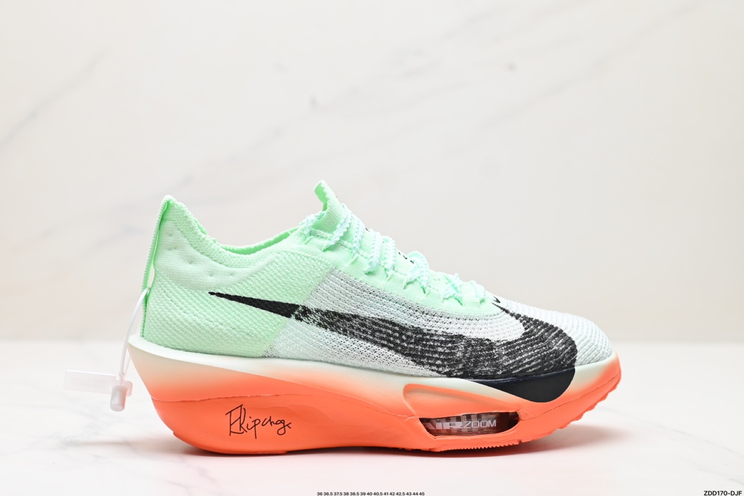 新品发布 Nike Air Zoom Alphafly NEXT%整体采用前作的设计语言 FD8356-100