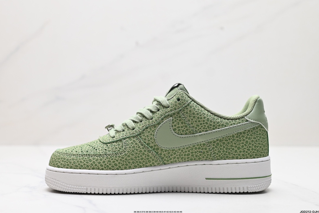 NIKE AIR FORCE 1‘07 LV8  FV6519-200