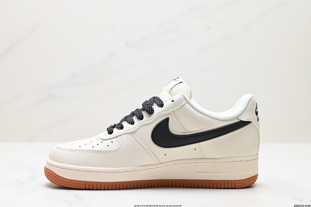 NIKE AIR FORCE 1‘07 LV8 XZ5688-001