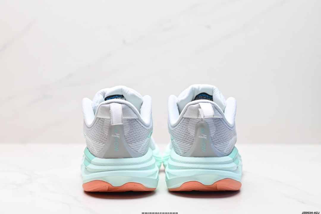 💰125公司级✅小红书推荐M SKYFLOW
全新配色 这个品牌来自于新西兰的毛利语,HOKA表示大地,ONE ONE表示飞越,连起来就是飞越地平线,ONE ONE不是读作“万万”,正确读法是“欧尼欧尼”。 HOKA在超厚中底方面的积累,让它跑在了其他厂商的前面,推出的跑鞋以缓震和轻量的优势,得到,众多跑者的青睐
货号:1155111
尺码:36 36.5 37.5 38 38.5 39 40 40.5 41 42 42.5 43 44 45