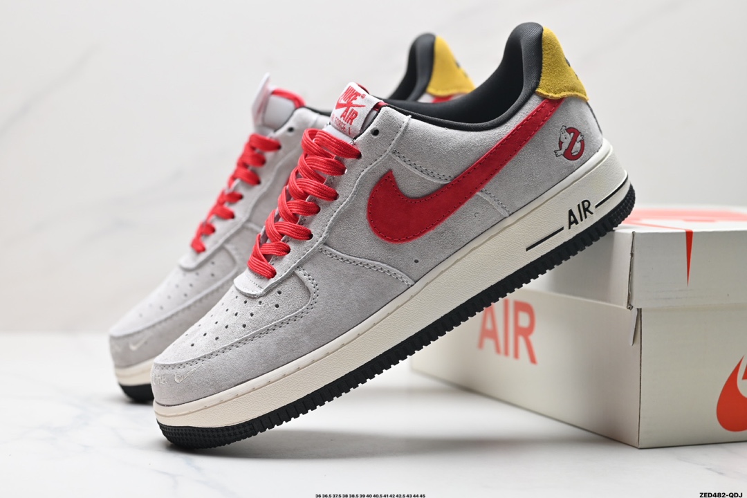 NIKE AIR FORCE 1‘07  KK1988-020