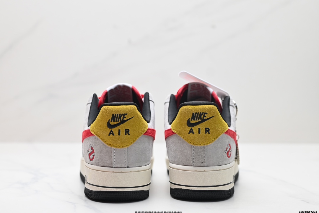 NIKE AIR FORCE 1‘07  KK1988-020