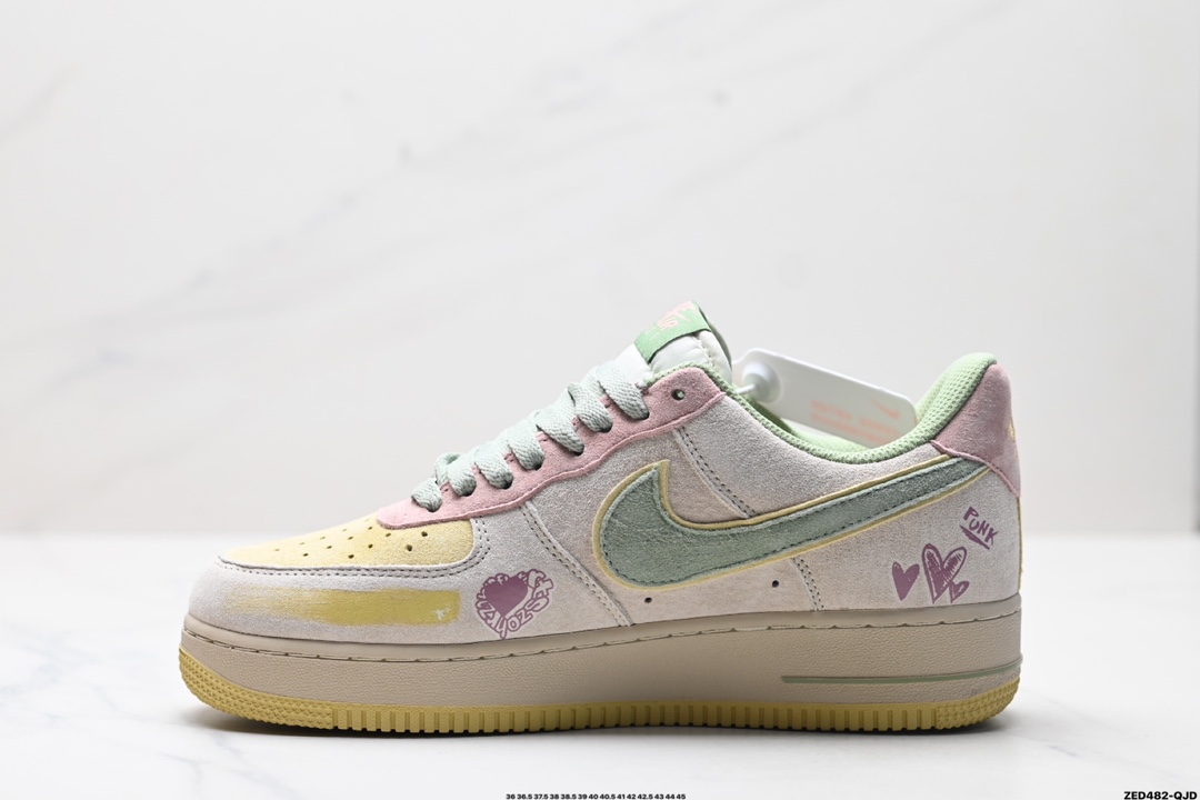 NIKE AIR FORCE 1'07 LV8   CD1212-777