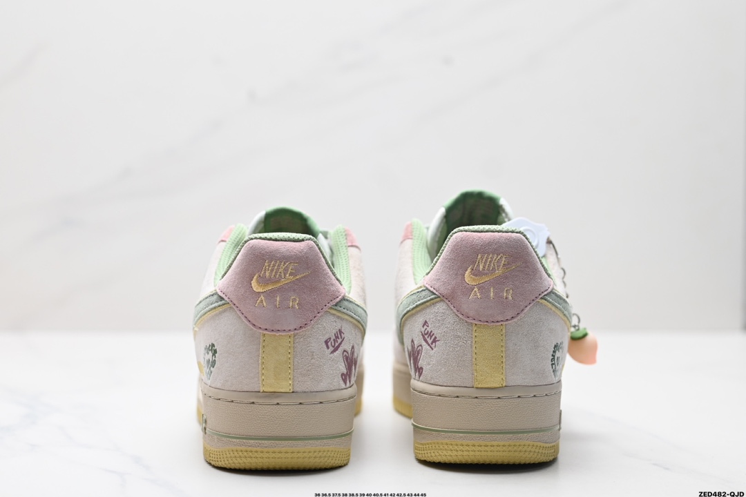 NIKE AIR FORCE 1'07 LV8   CD1212-777