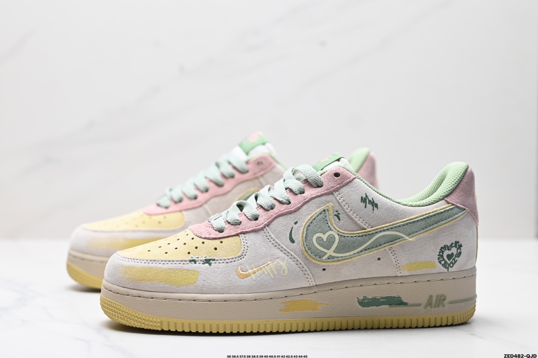 NIKE AIR FORCE 1'07 LV8   CD1212-777