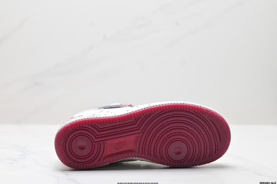 NIKE AIR FORCE 1'07 LV8  FZ5068-616