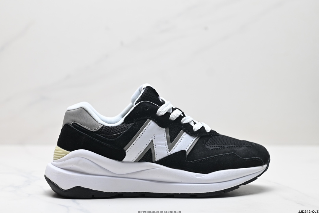 版本 真标✅New Balance新百伦 NB5740系列 货号:W5740LT1特别以1988年首度世面的经典574作为设计蓝本保,留574简易约衬的80s鞋型廓轮,同时加再以向90年代立特独行的眼抢美学敬致,凭借种多严选的优质素材重塑出人让耳目一又新充满层次感革的新中低结.构另一方面,为呼应90年代巨的大化潮流,鞋侧也题点采用了相的应巨大化N字Logo,且并加上反光细点节缀,再结合样同启发自574并经过改良抓的地鞋底,谓可集结两大代年的注目设元计素. ID:JJD242-QJZ