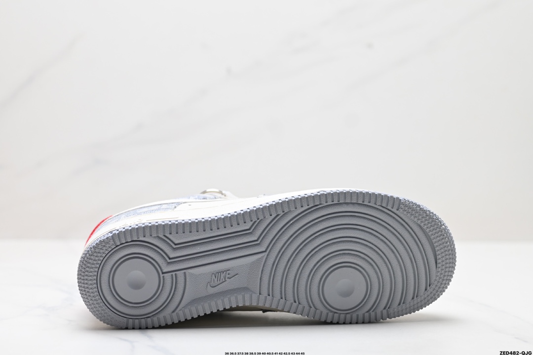 NIKE AIR FORCE 1'07 LV8   DF0188-021