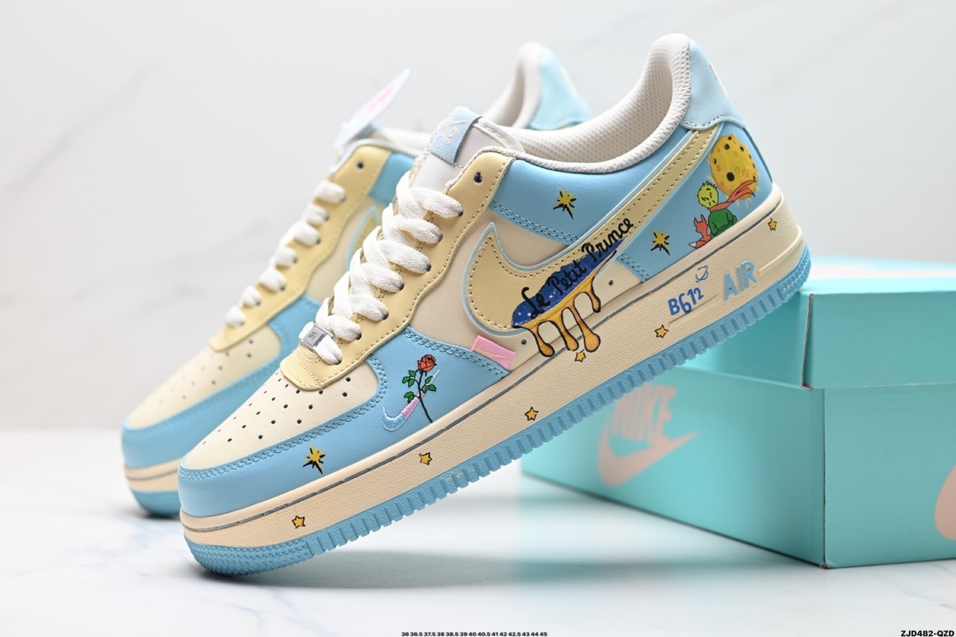 NIKE AIR FORCE 1'07 LV8   XL2321-555