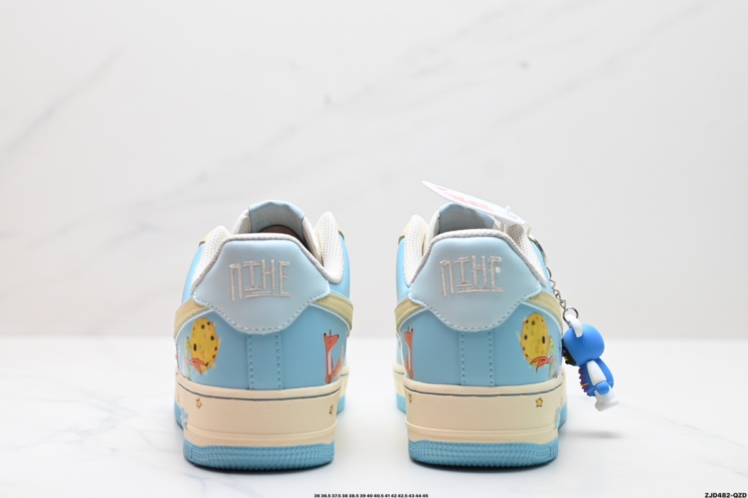 NIKE AIR FORCE 1'07 LV8   XL2321-555