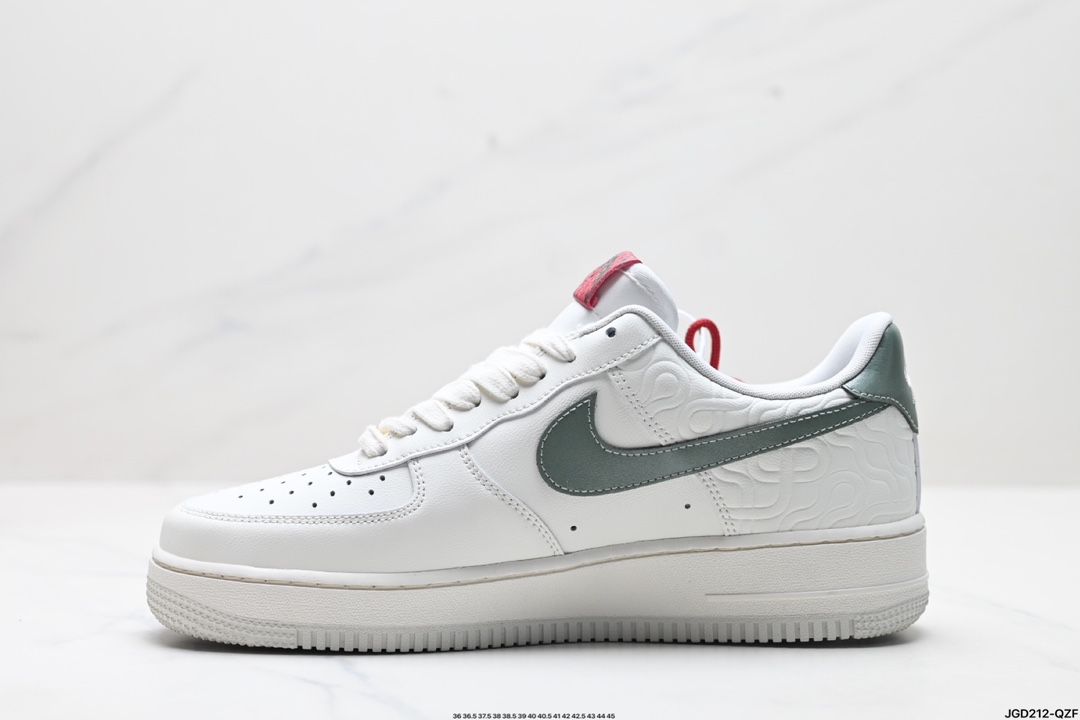 NIKE AIR FORCE 1‘07   HV5979-130