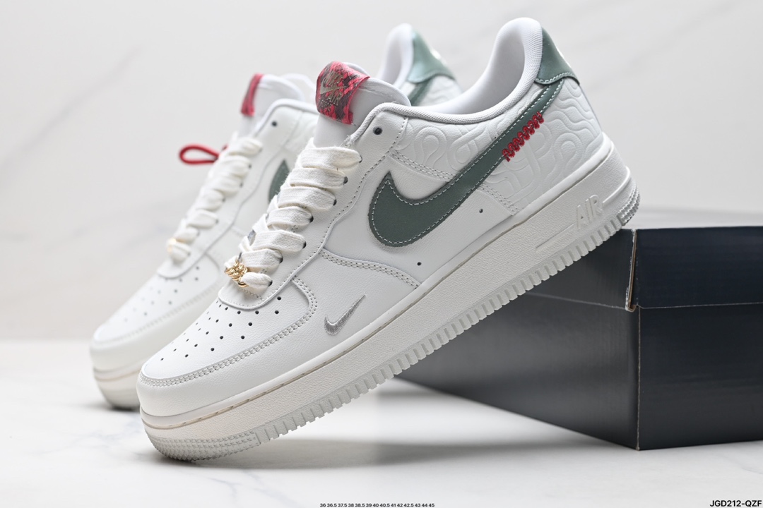 NIKE AIR FORCE 1‘07   HV5979-130