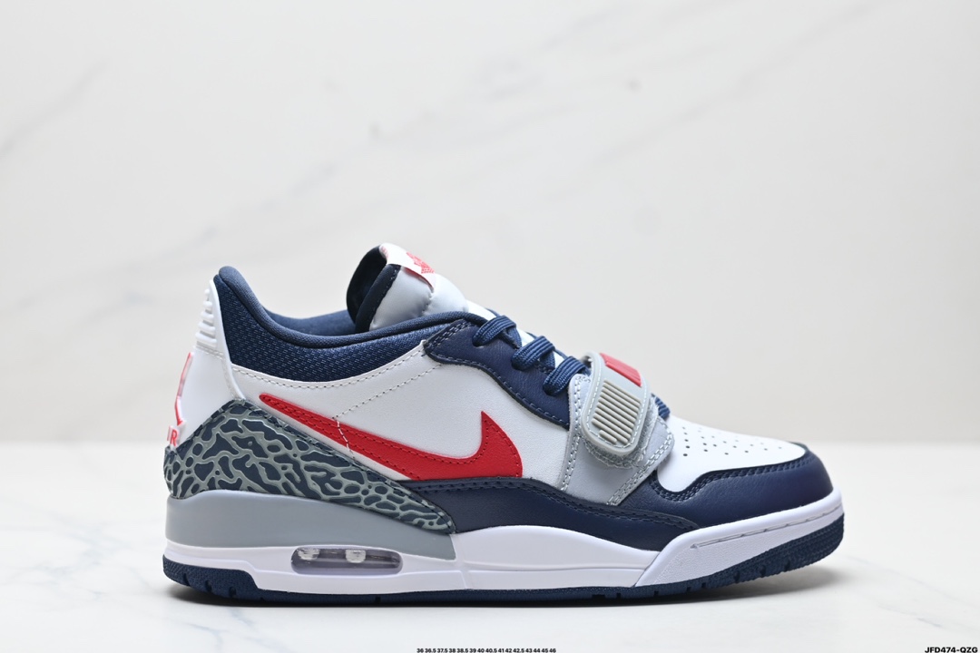 💰150版本 公司级✅三合一最强合体,多种新配色回归!耐克Nike Air Jordan Legacy 312 Low”White/Grey Fog/Blue/Red“乔丹最强三合一混合版本低帮文化休闲运动篮球鞋 货号:CD7069-164 尺码:36 36.5 37.5 38 38.5 39 40 40.5 41 42 42.5 43 44 45 46 ▪️Air Jordan Legacy 312 作为 Jordan Brand 旗下较为成功的杂交混血鞋款,由 Jordan 品牌联合街头潮流设计师 Don C 共同打造,而 312 正是芝加哥的区号,用来表达对乔丹家乡芝加哥的热爱和留恋。同时融合了Air Jordan 1,Air Jordan 3,Air Alpha Force Low中的经典设计元素进行重新的组合,使得经典鞋款元素焕发出全新的魅力。经典无须赘述,白红搭配的Chicago配色是为Air Jordan系列里无可争议的C位配色! ID:JFD474-QZG