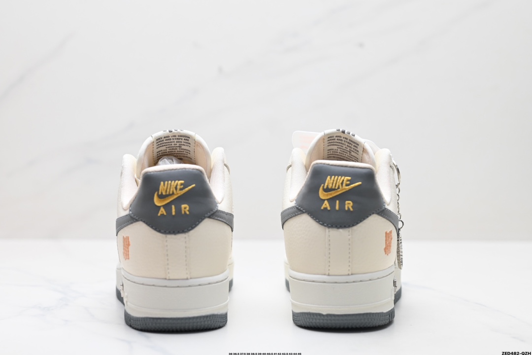 NIKE AIR FORCE 1'07 LV8  DF0188-023