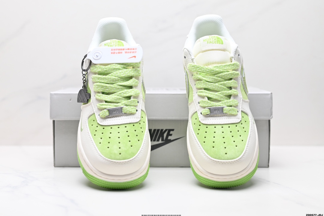 NIKE AIR FORCE 1‘07 LV8 QY6818-530