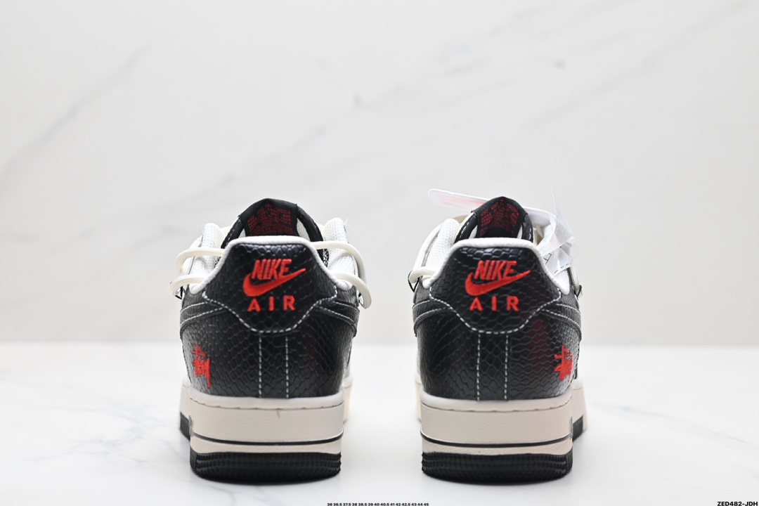 NIKE AIR FORCE 1'07 LV8 DM6688-013